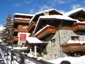 Гостиница Hotel Petit Prince, Камполук